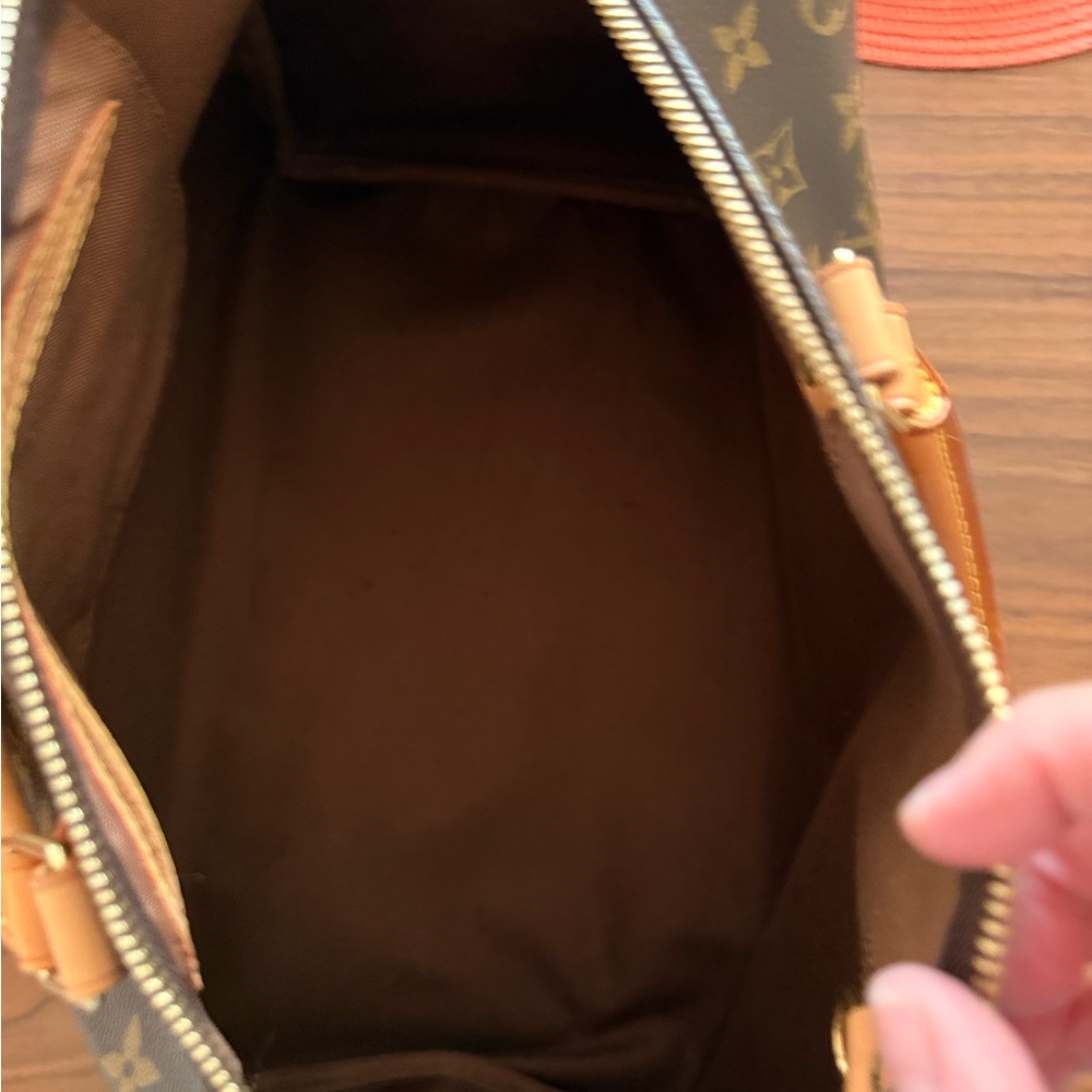 Authentic Louis Vuitton Speedy 35 - Picture 11 of 12
